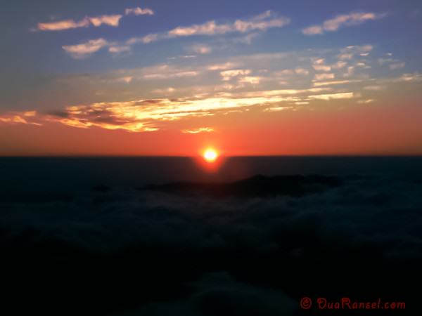 Japan - Sunrise in Mount Fuji 